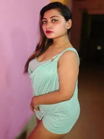 Curvy call girls Mumbai