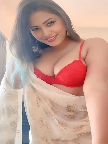 Mature call girls in Mumbai